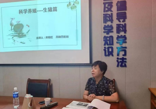 惠農(nóng)網(wǎng)農(nóng)技專家?guī)炜〖t：30年扎根獸醫(yī)一線，以專業(yè)與溫情守護動物健康